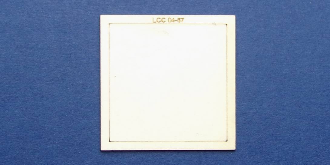 LCC 04-67 OO gauge industrial floor - small square Small square floor panel for industrial buildings. Fits with single industrial elements 43.5mm wide.